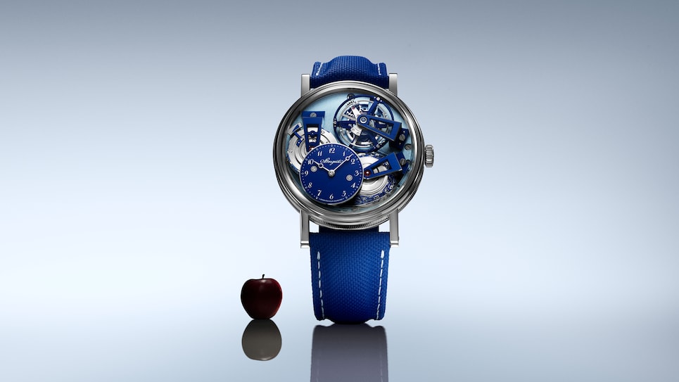 BREGUET_7047PTYY5ZU_LIFESTYLE_1-SD