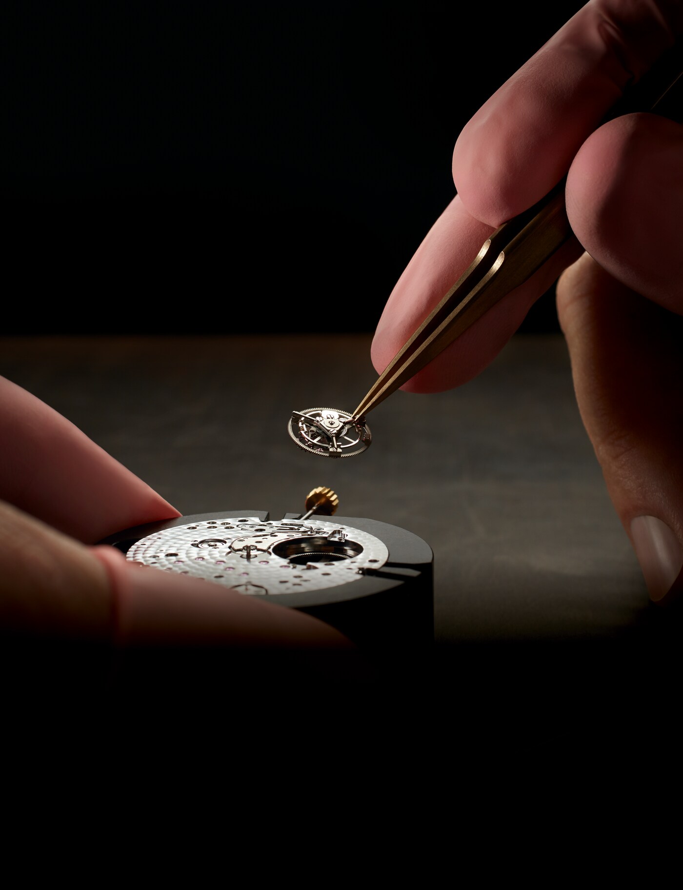 L’ensemble tourbillon de la Classique Tourbillon Extra-Plat. Notons la denture sur la périphérie extérieure de la cage servant à entraîner l’ensemble.