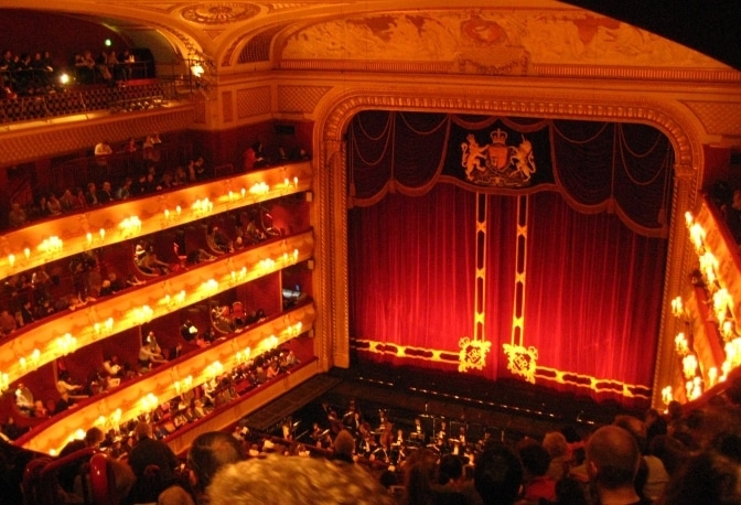 寶璣助陣《茶花女》（La Traviata）馬德里皇家劇院（the Royal Theater of Madrid）首演