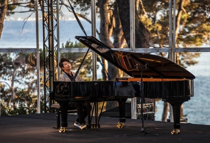 Classical Music Notes Gather Breguet Customers in Mallorca