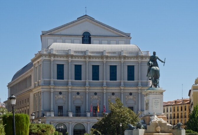 寶璣助陣《茶花女》（La Traviata）馬德里皇家劇院（the Royal Theater of Madrid）首演